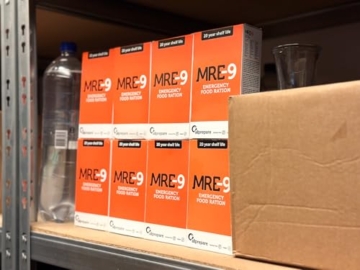 MRE-9 Notration 7 Tage - 16.800 KCAL - Notfallnahrung - Butterkeks Geschmack - 20 Jahre Haltbarkeitsdauer - Vegan & Laktosefrei - 3